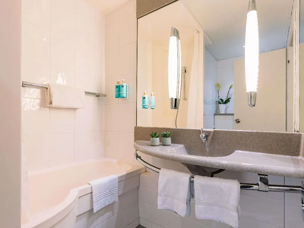 DOUBLE SUPERIOR WITH DOUBLE BED Room, Novotel Venezia Mestre Castellana, Venice