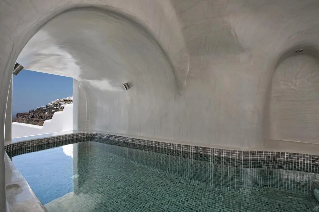 SUITE WITH PRIVATE POOL Room, Pegasus Suites & Spa, Santorini
