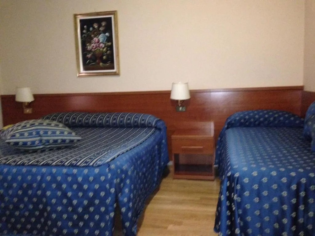 Room, Hotel Fenicia, Naples