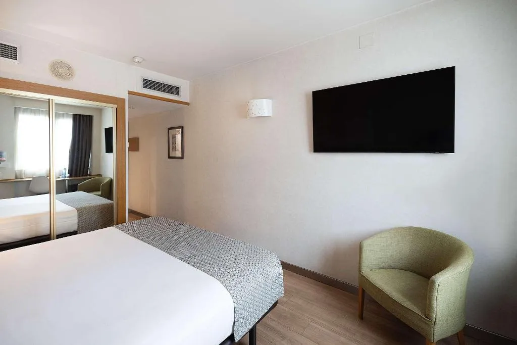 Room, Catalonia Albeniz, Barcelona