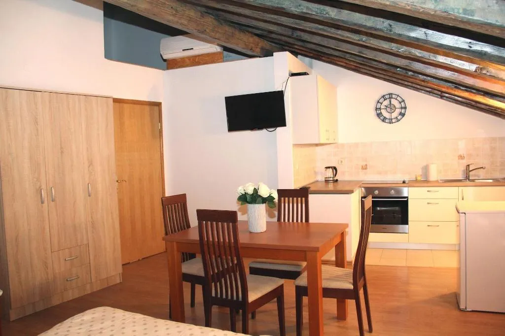 Room, Old Theatre Rooms And Apartments, Split
