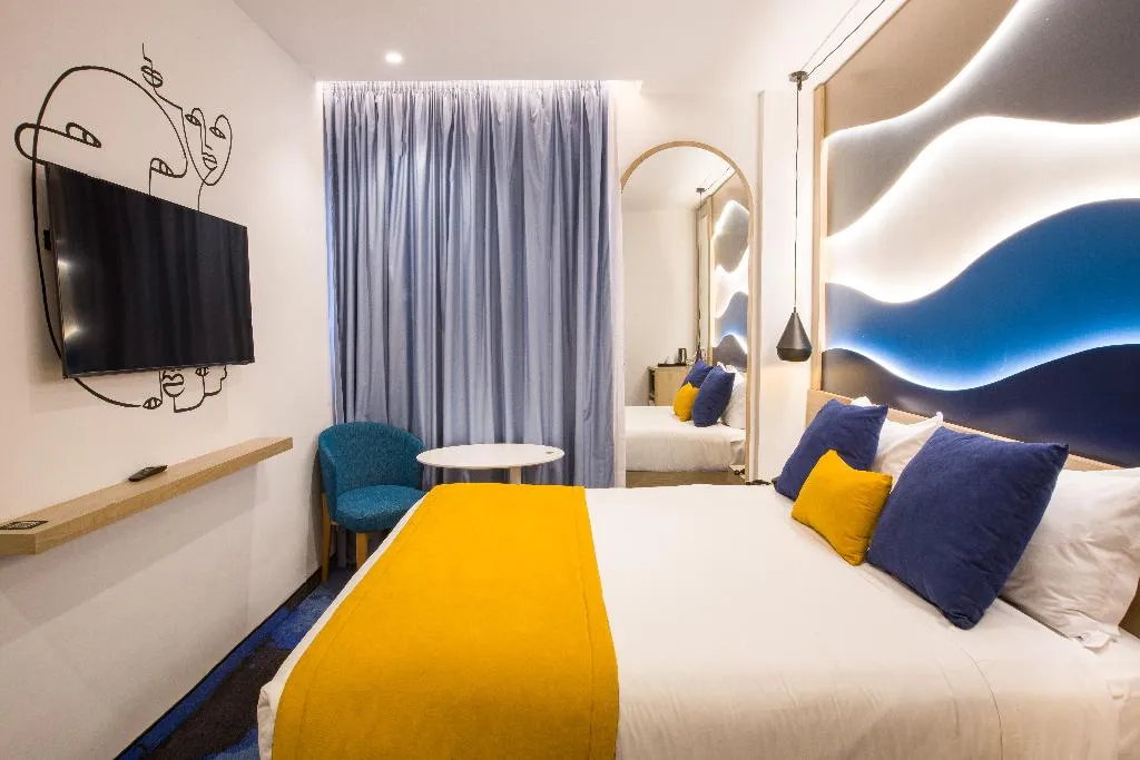 DOUBLE BASIC Room, Carlton, Tunisia
