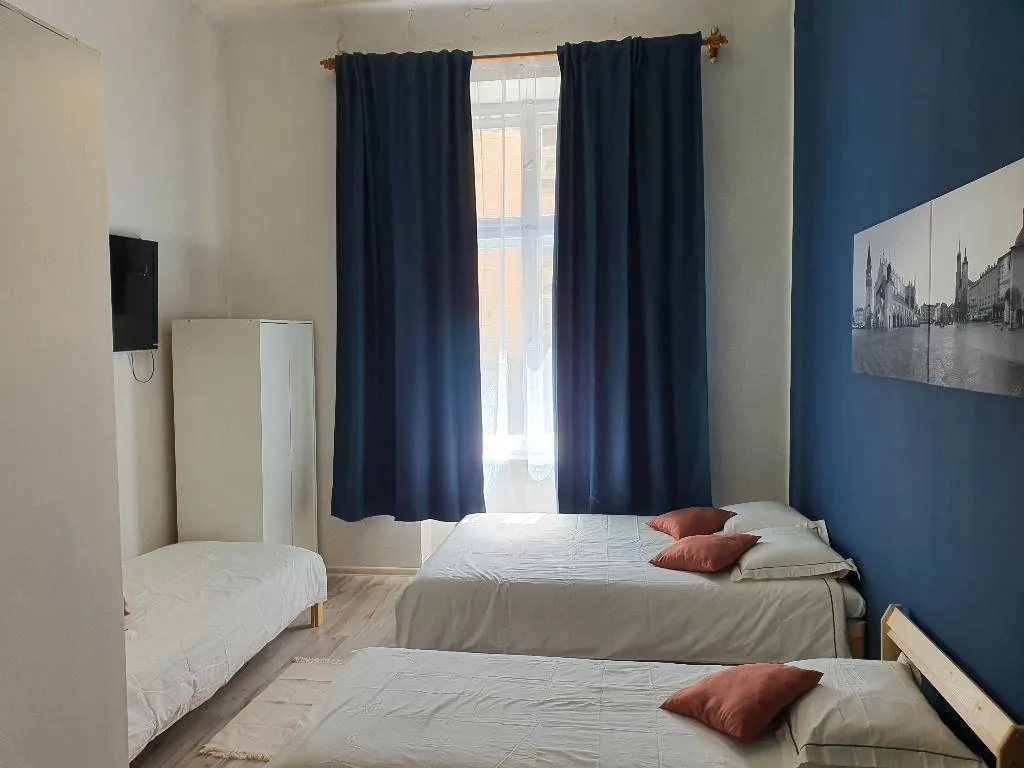 QUADRUPLE STANDARD Room, AMEN Aparthotel Curie 8, Krakow