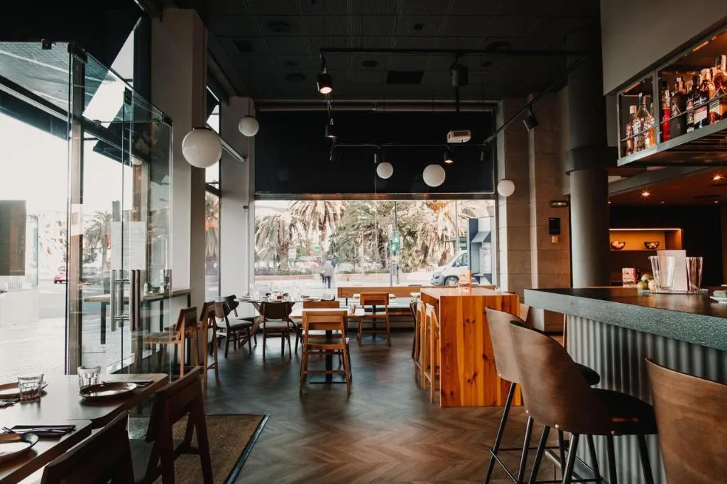 Bar, Kramer, Valencia