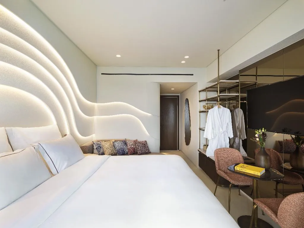 FAMILY ROOM CLASSIC Room, Isla Brown Corinthia Resort & Spa, Curio Collect, Athens