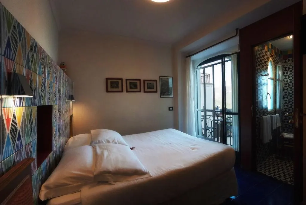 Room, La Moresca, Naples
