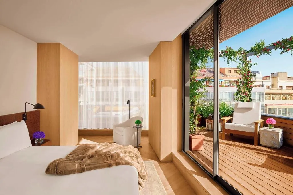 DOUBLE PENTHOUSE WITH VIEWS Room, EDITION Barcelona, Barcelona