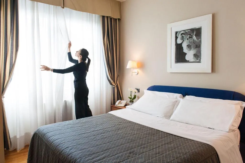 Room, Cosmo Residence, Milan