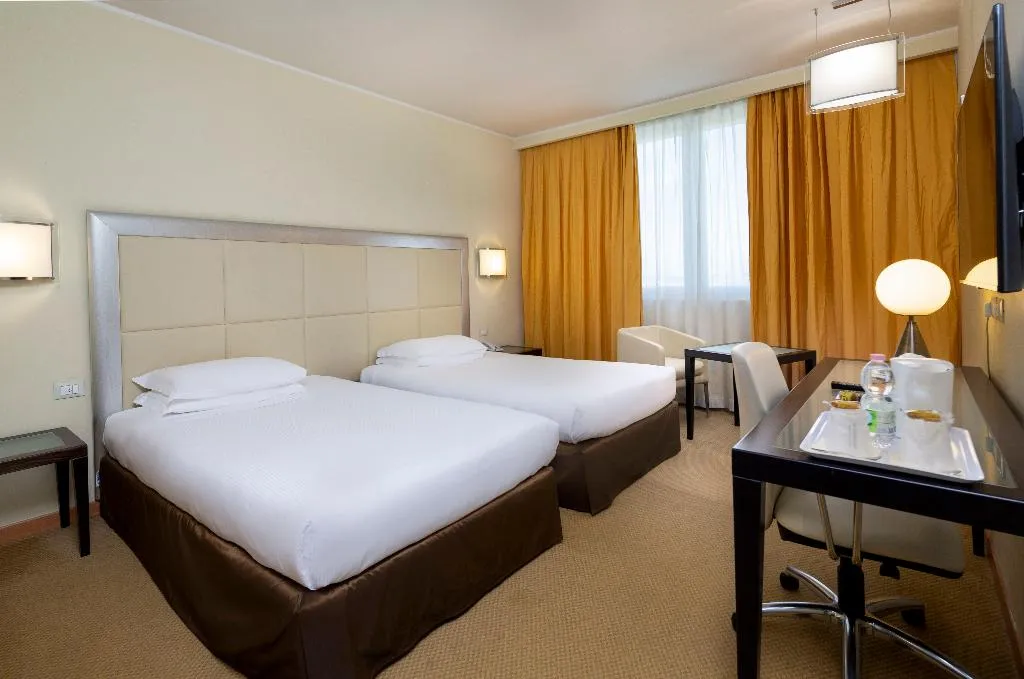 Room STANDARD Room, Crowne Plaza Padova, Venice