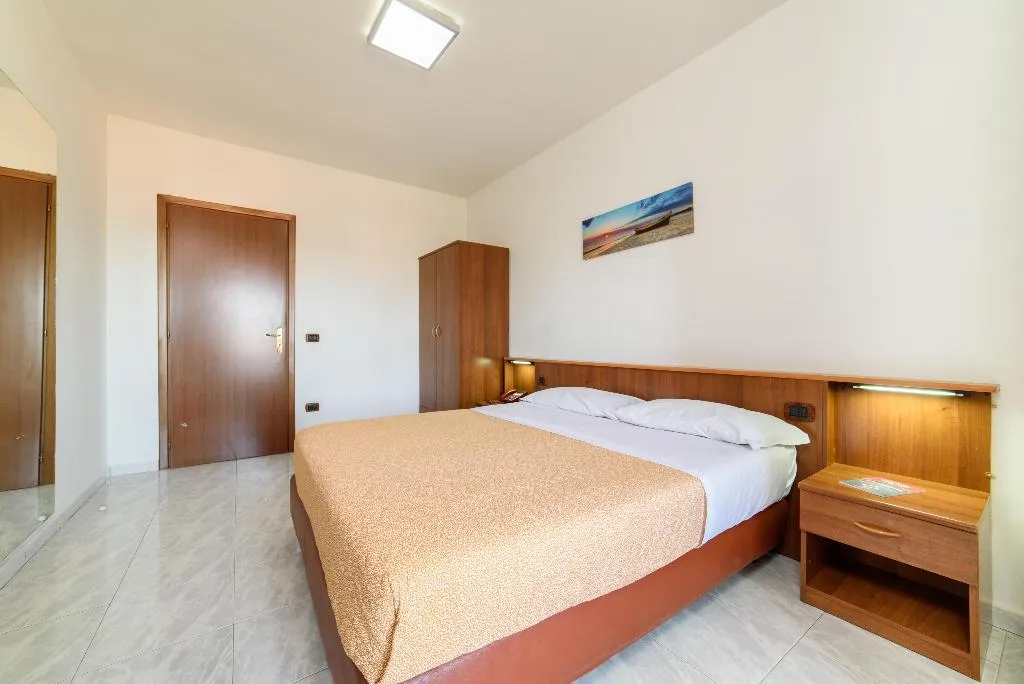 DOUBLE ECONOMY Room, Hotel La Mela, Naples