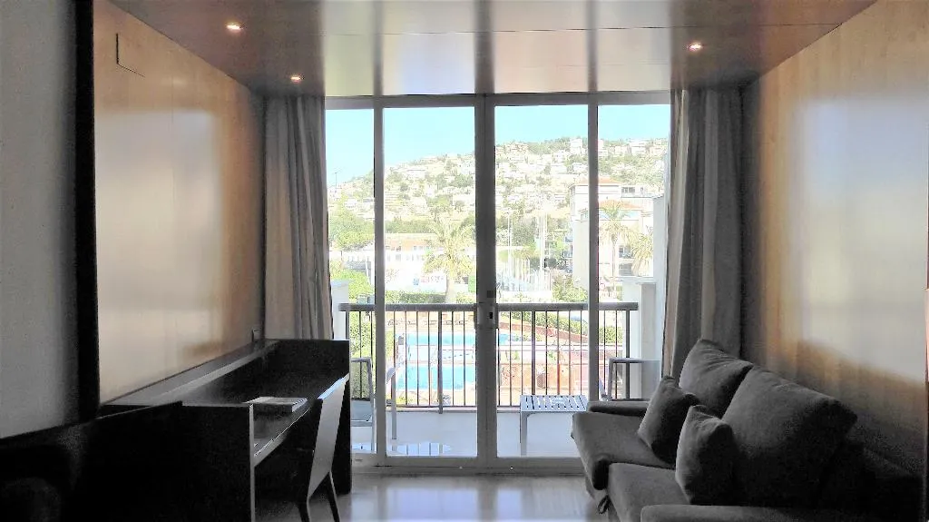 TRIPLE POOL VIEW Room, Estela Barcelona, Costa Brava