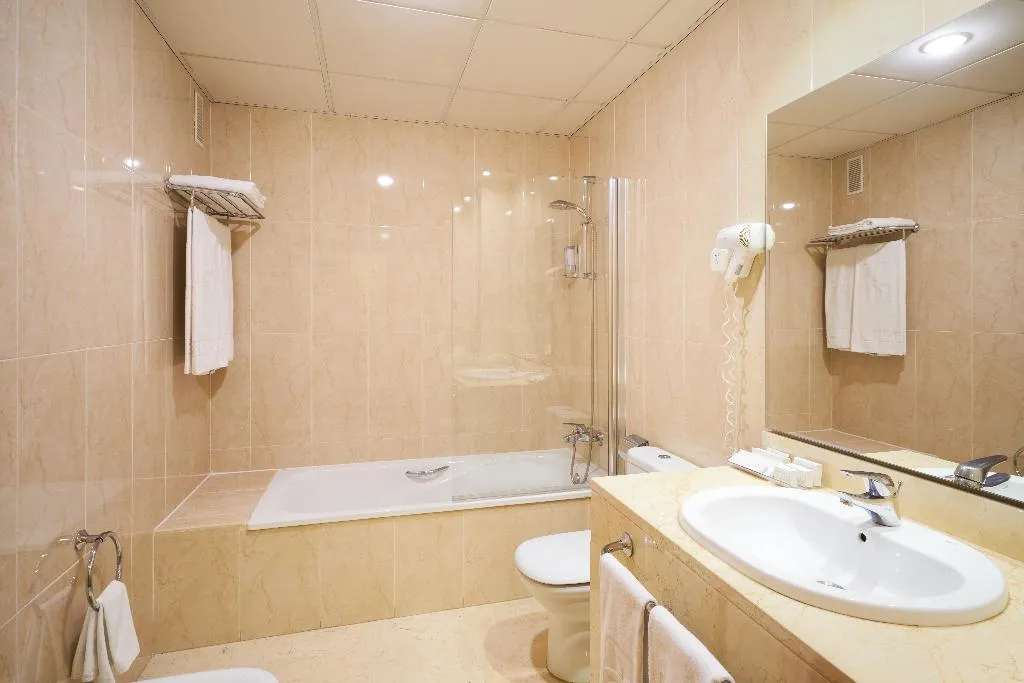 SINGLE STANDARD Room, Guadalmedina, Costa Del Sol