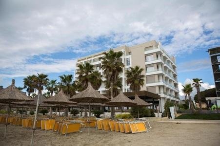 Grint Hotel, Kavaje