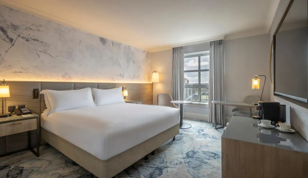 DOUBLE EXECUTIVE KING BED Room, Hilton Dublin Charlemont, Dublin