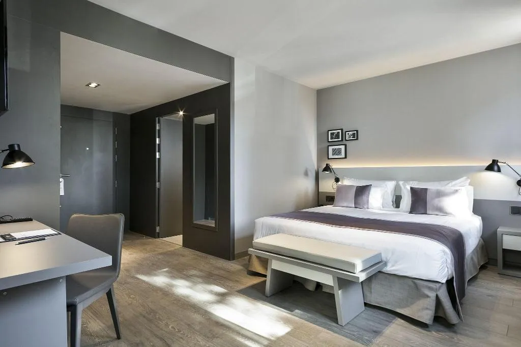 JUNIOR SUITE QUEEN SIZE BED Room, Upper Diagonal, Barcelona