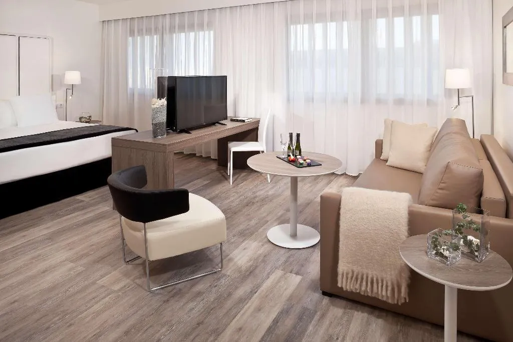 JUNIOR SUITE STANDARD Room, Melia Lebreros, Seville