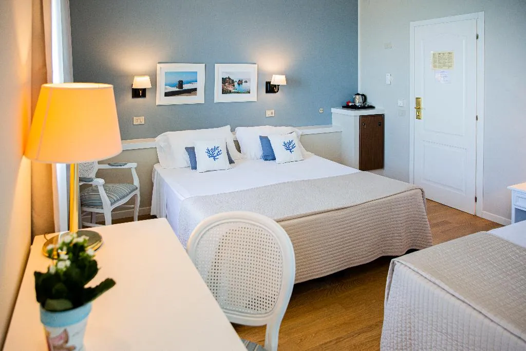 TRIPLE SUPERIOR Room, Punta Nord-Est, Palermo