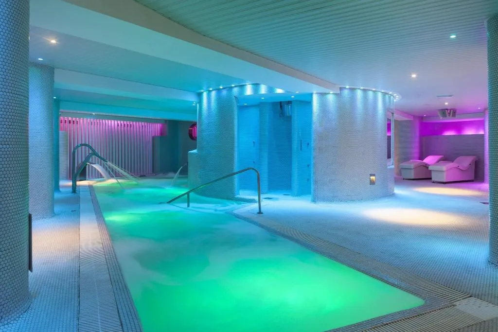 Sports and Entertainment, Ambassador Playa II, Costa Blanca
