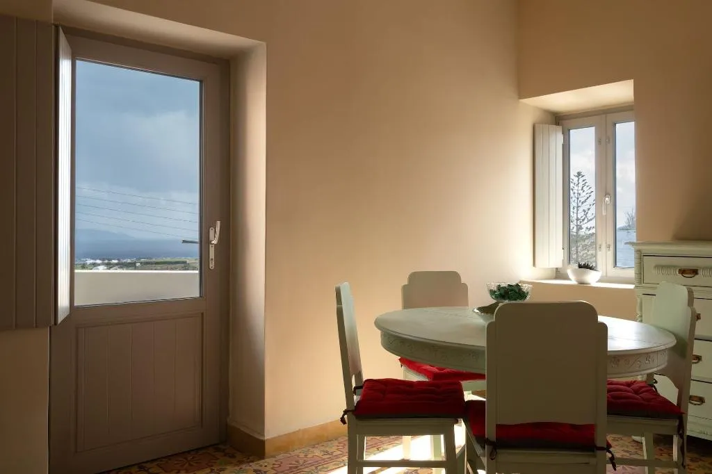 Room, Nomikos Mansion, Santorini
