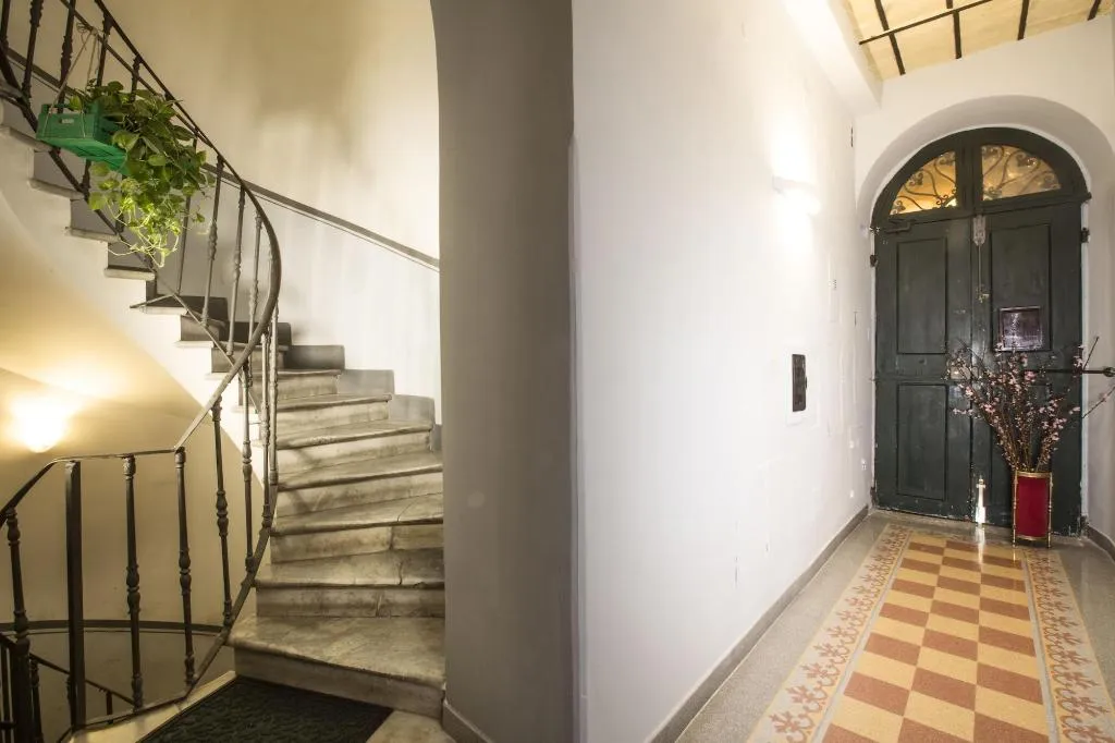 Lobby, Casa de' Fiori Biscione, Rome