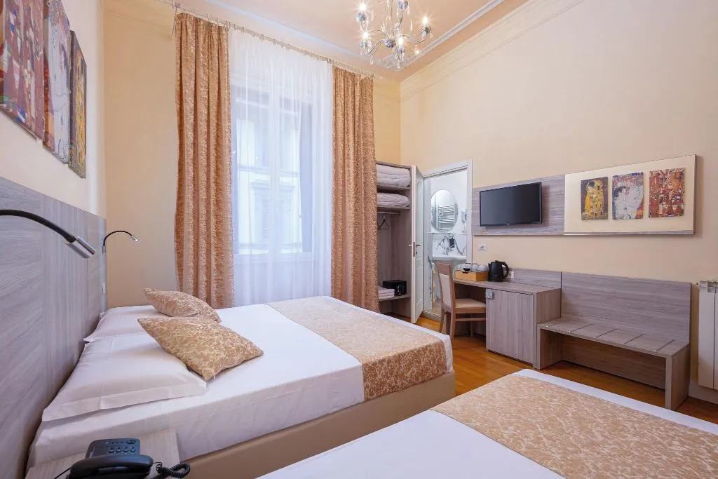 QUADRUPLE STANDARD Room, Lilium Hotel, Florence