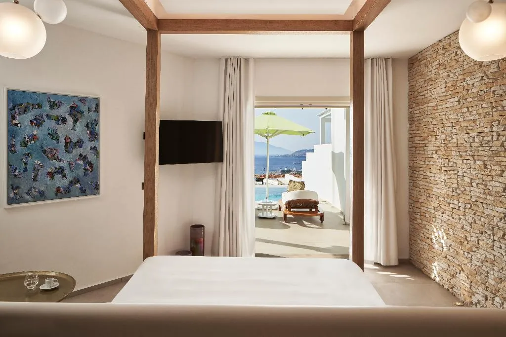 SUITE SEA VIEW WITH PRIVATE POOL Room, Myconian Naia - Preferred Hotels & Resorts, Mykonos