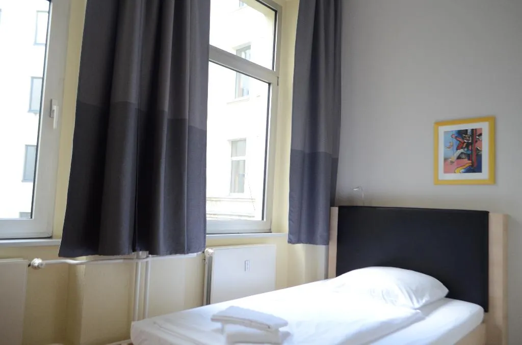 SINGLE STANDARD Room, Acama Kreuzberg Hotel+Hostel, Berlin