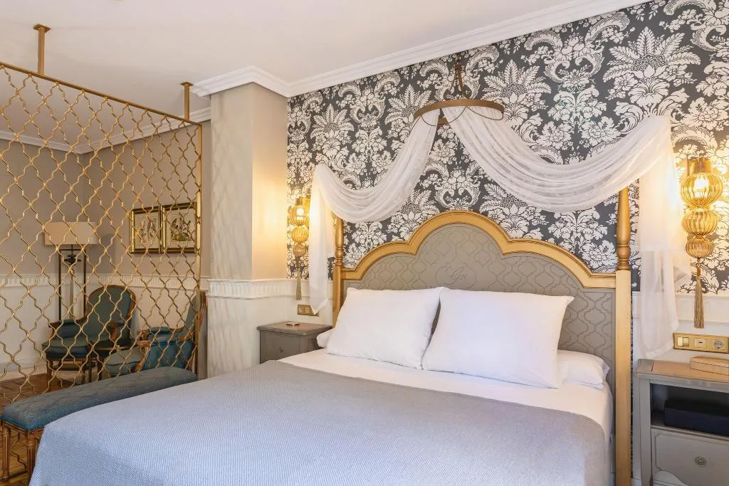 DOUBLE DELUXE Room, Gravina 51, Seville