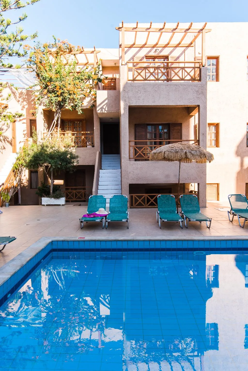 Pool, Anna Maria, Crete