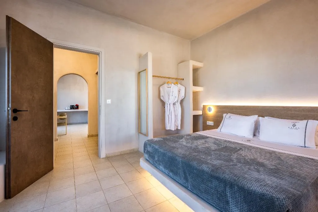 SUITE GRAND Room, Aelia Luxury Suites, Santorini