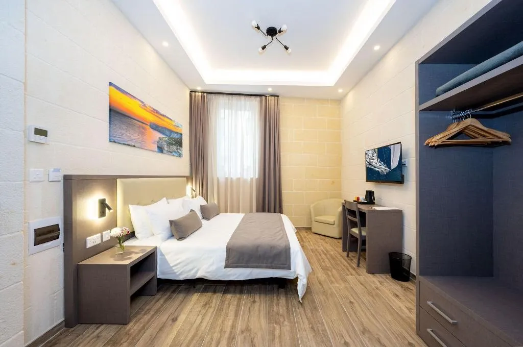 Room, C4 Retreats Gozo, Gozo