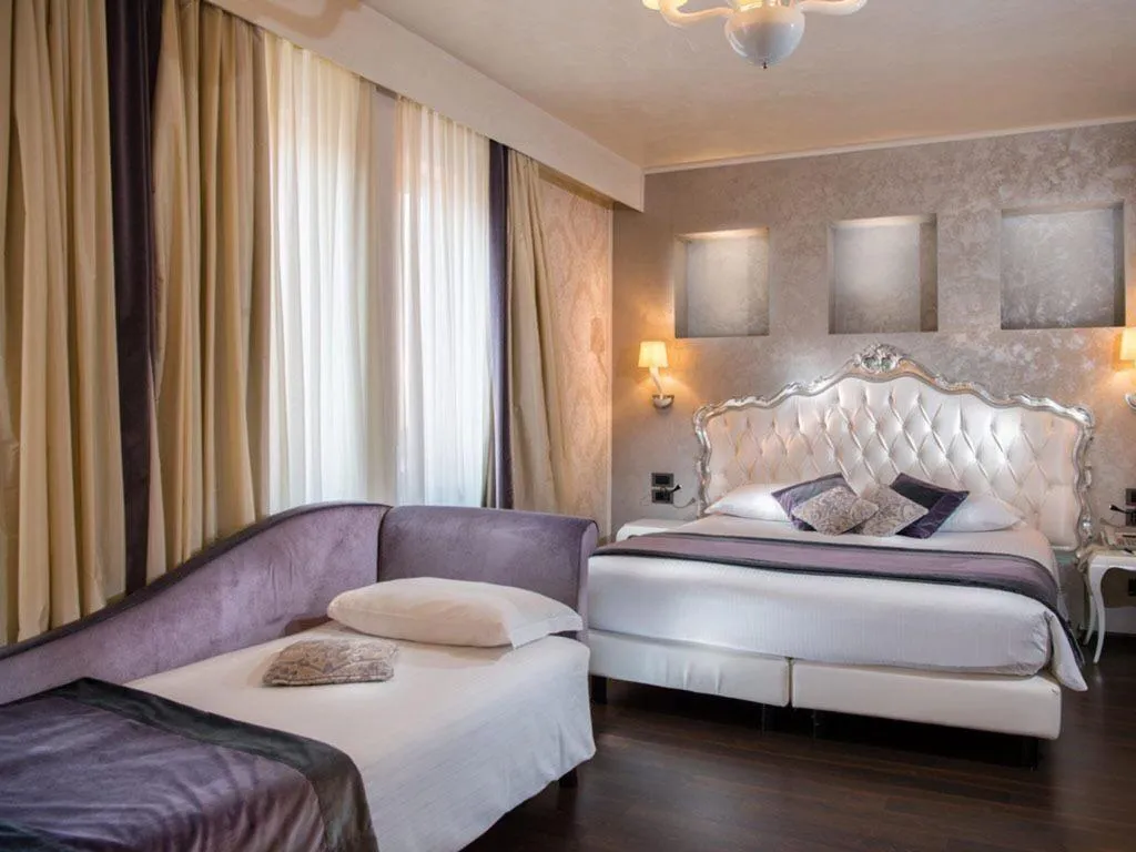 DOUBLE DELUXE Room, Carnival Palace, Venice