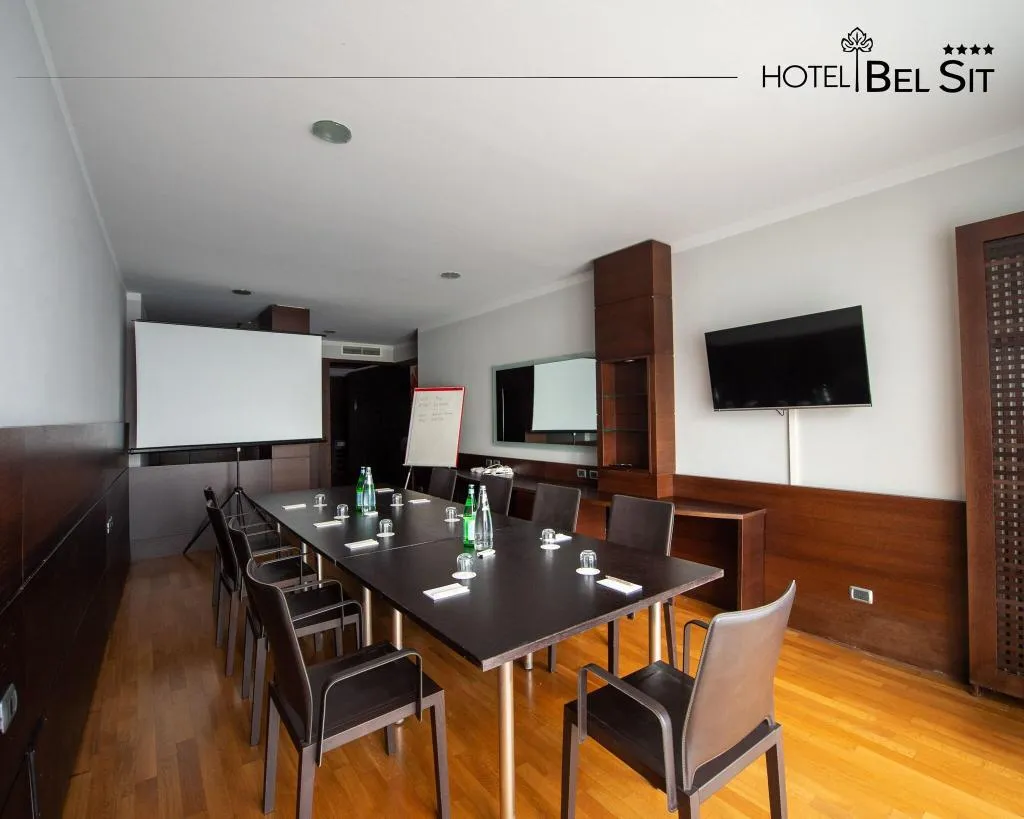 Bar, Bel Sit, Milan