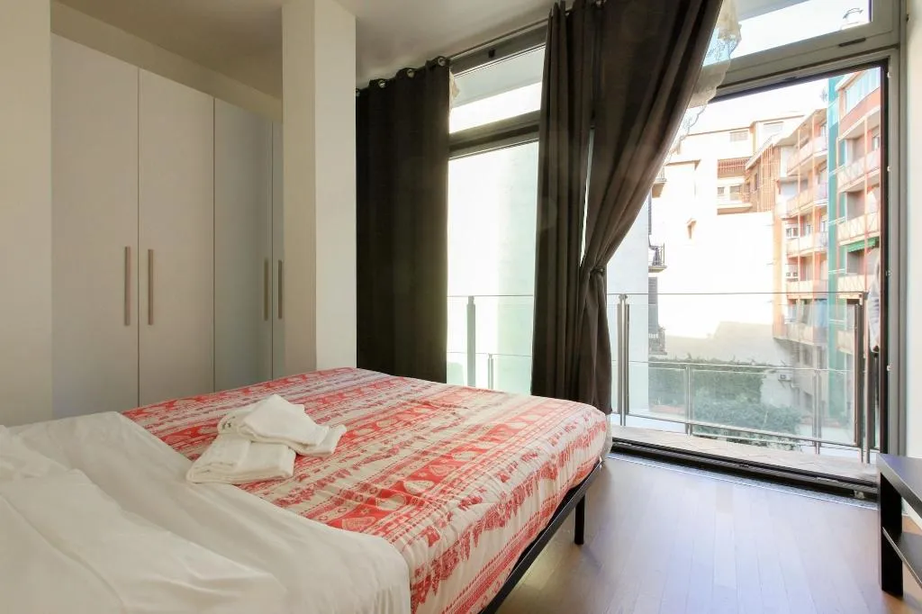 Room, Red Line Room Division, Milan