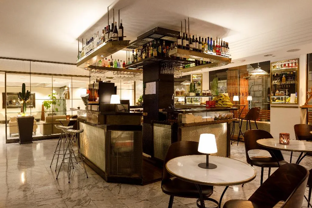 Bar, Aparthotel Mariano Cubi, Barcelona