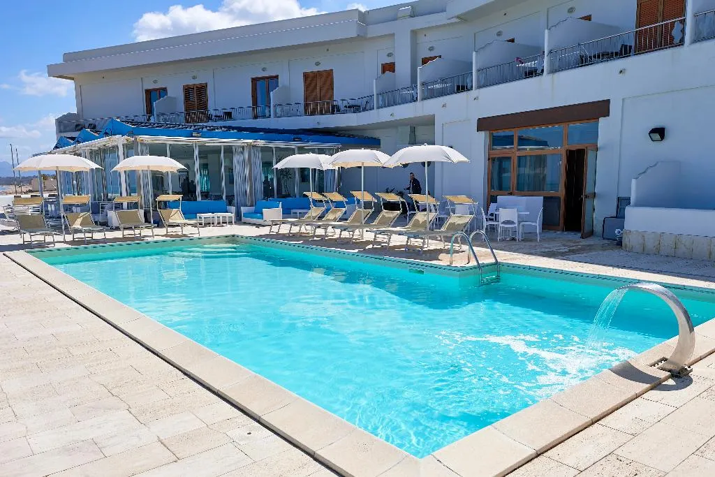 Pool, La Battigia, Palermo
