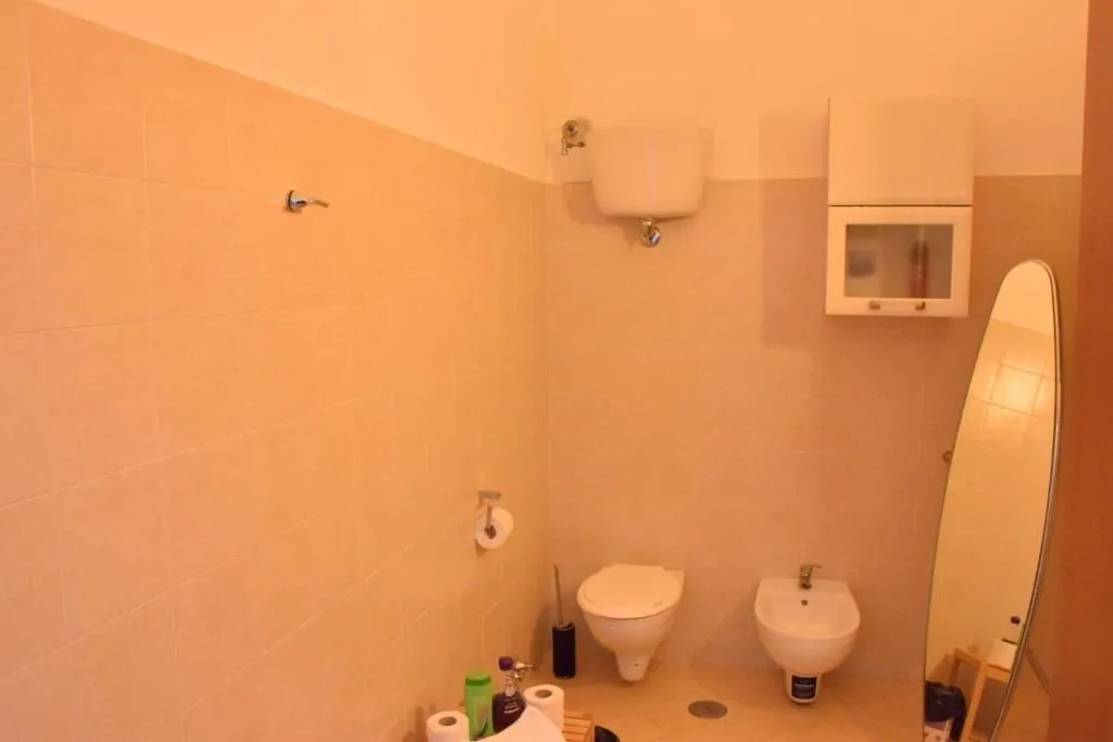 Room, Aloha, Naples