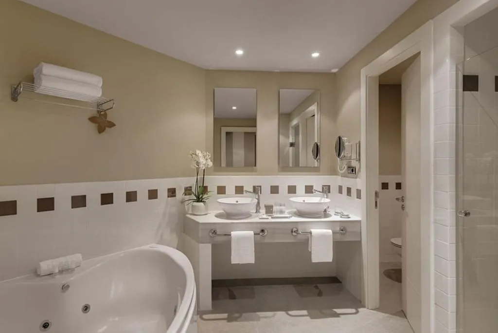 JUNIOR SUITE CAPACITY 1 Room, Precise Resort El Rompido The Hotel, Costa De La Luz