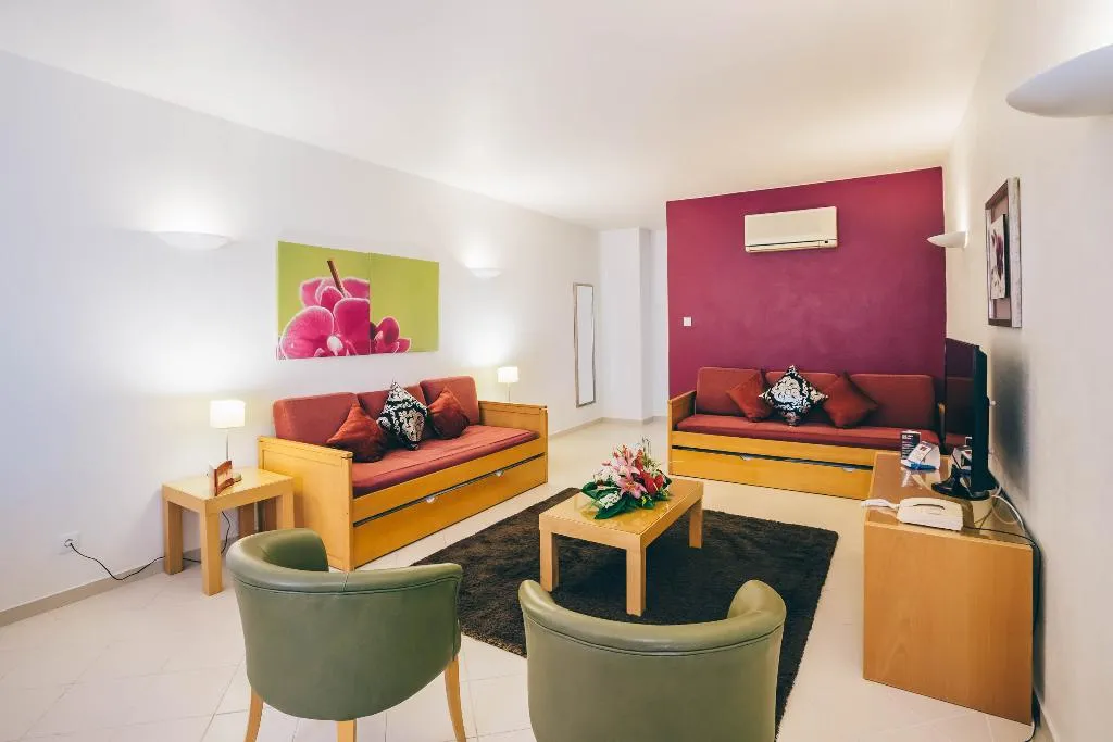 APARTMENT CAPACITY 6 ONE BEDROOM Room, Grand Muthu Forte da Oura, Algarve