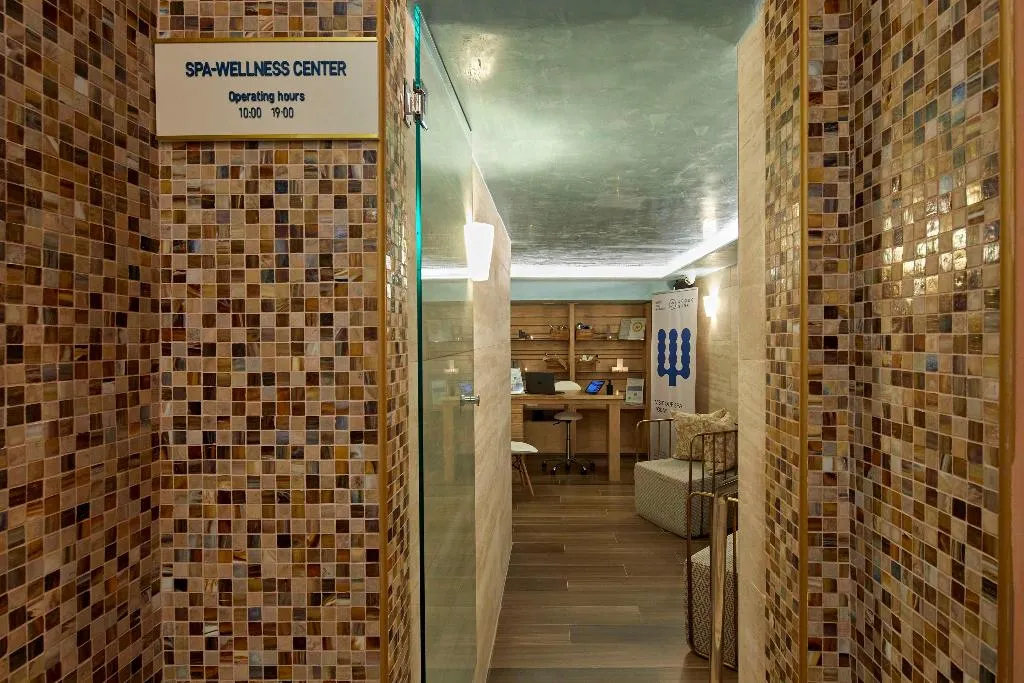 Sports and Entertainment, Sea Breeze Santorini Beach Resort, Curio Collectio, Santorini