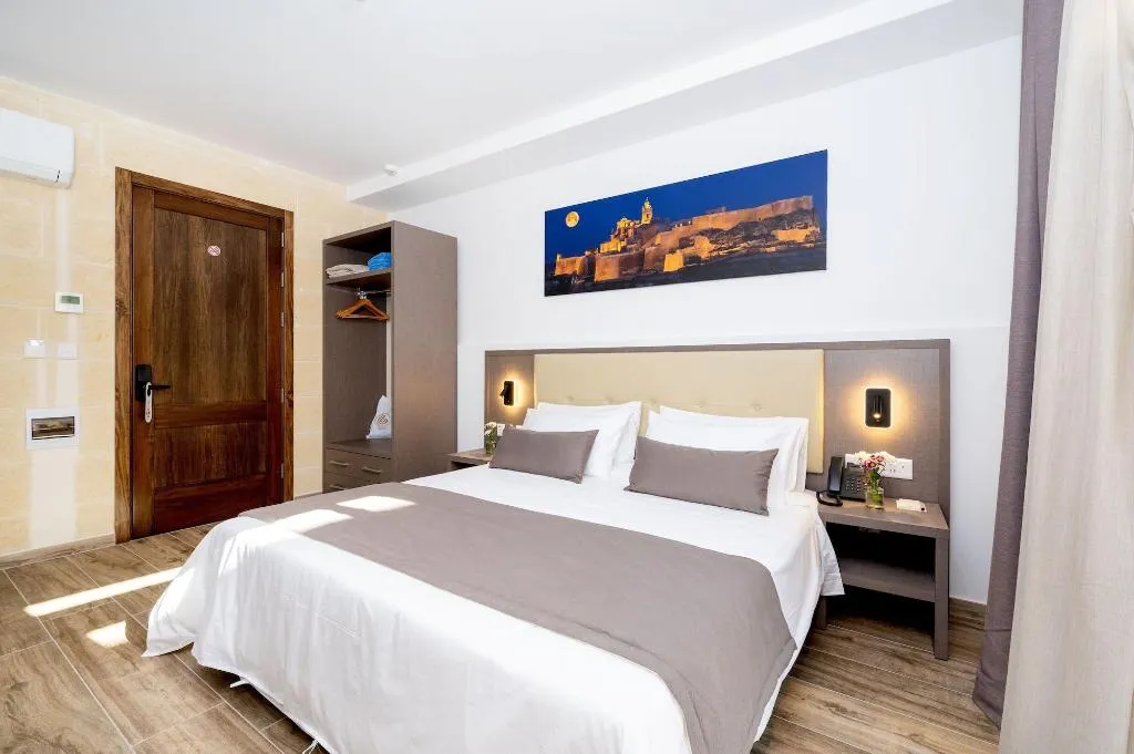 Room, C4 Retreats Gozo, Gozo