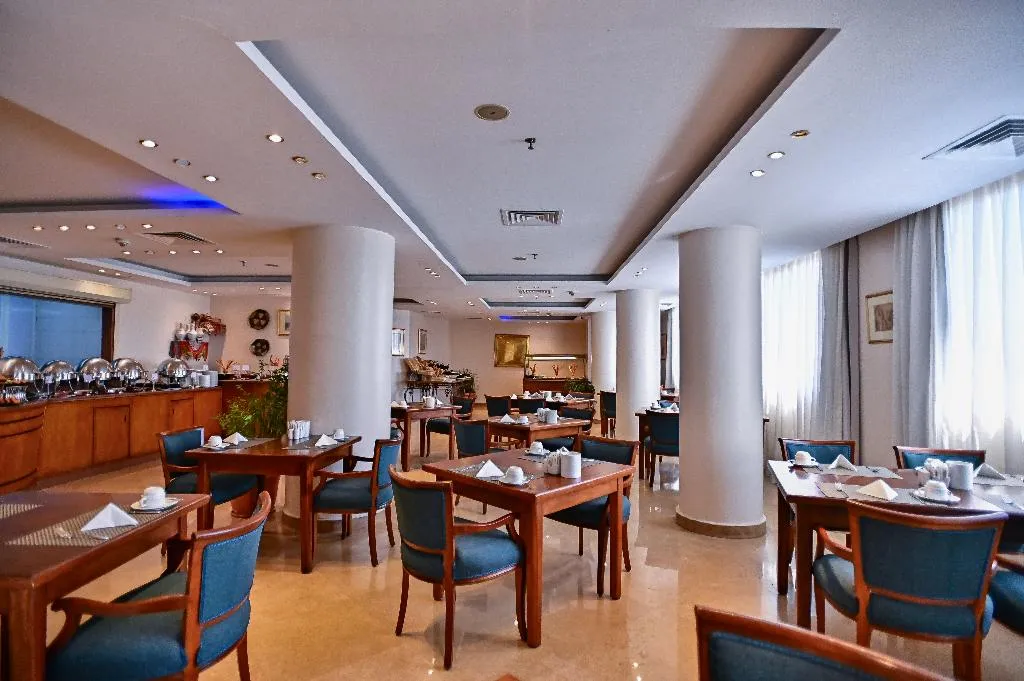 Restaurant, Swiss Inn Nile, Cairo