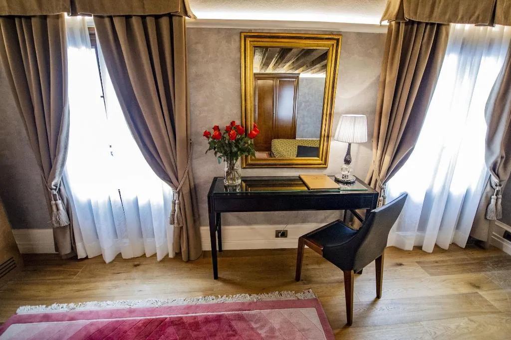Room, EGO' Residence Venice, Venice