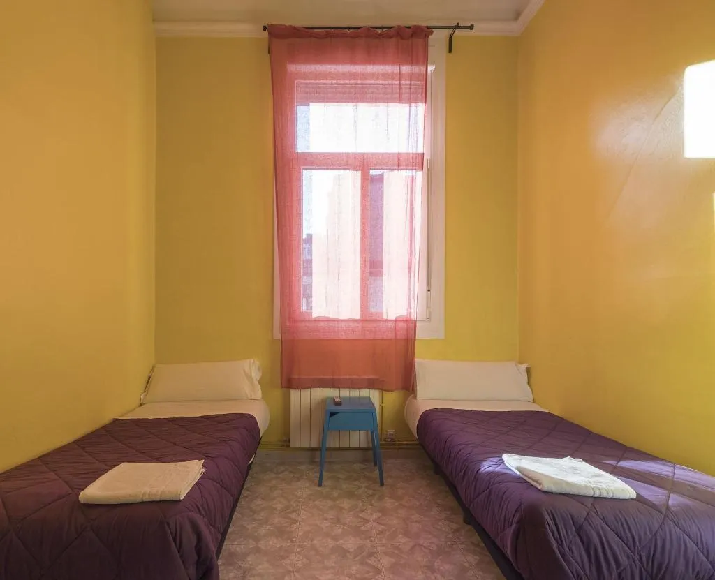 Room, Hostal Apolo Xi, Madrid