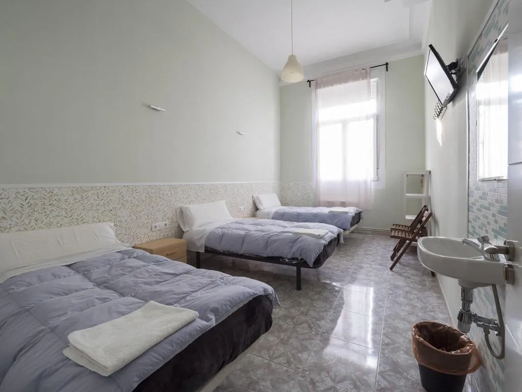 Room, Hostal Apolo Xi, Madrid