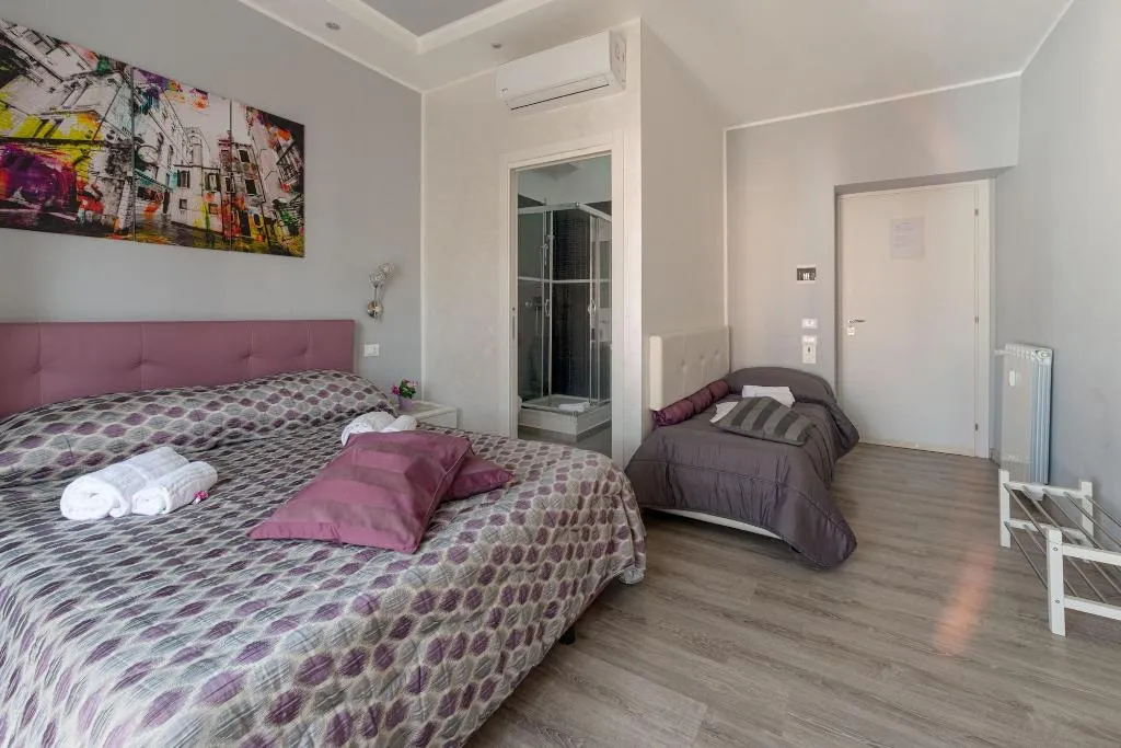 Room, Smart Holidays Roma B B, Naples