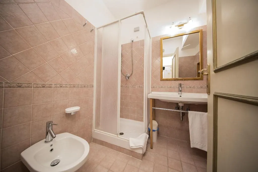 Room, Mancini Park, Rome