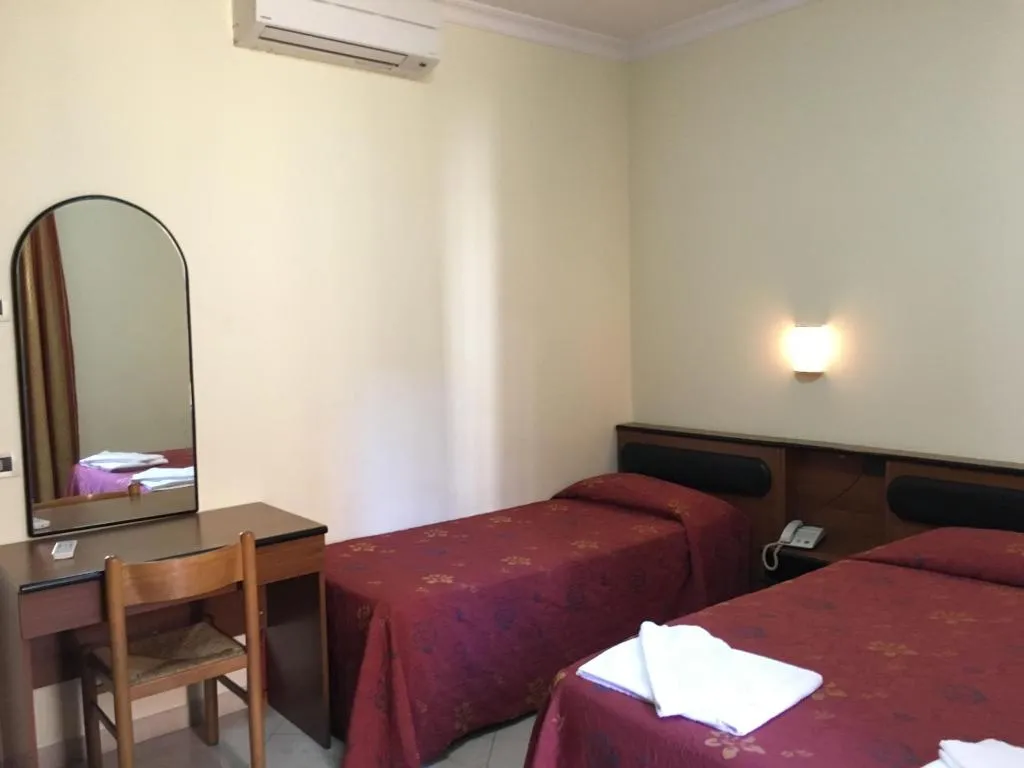 Room, Hotel Positano, Naples