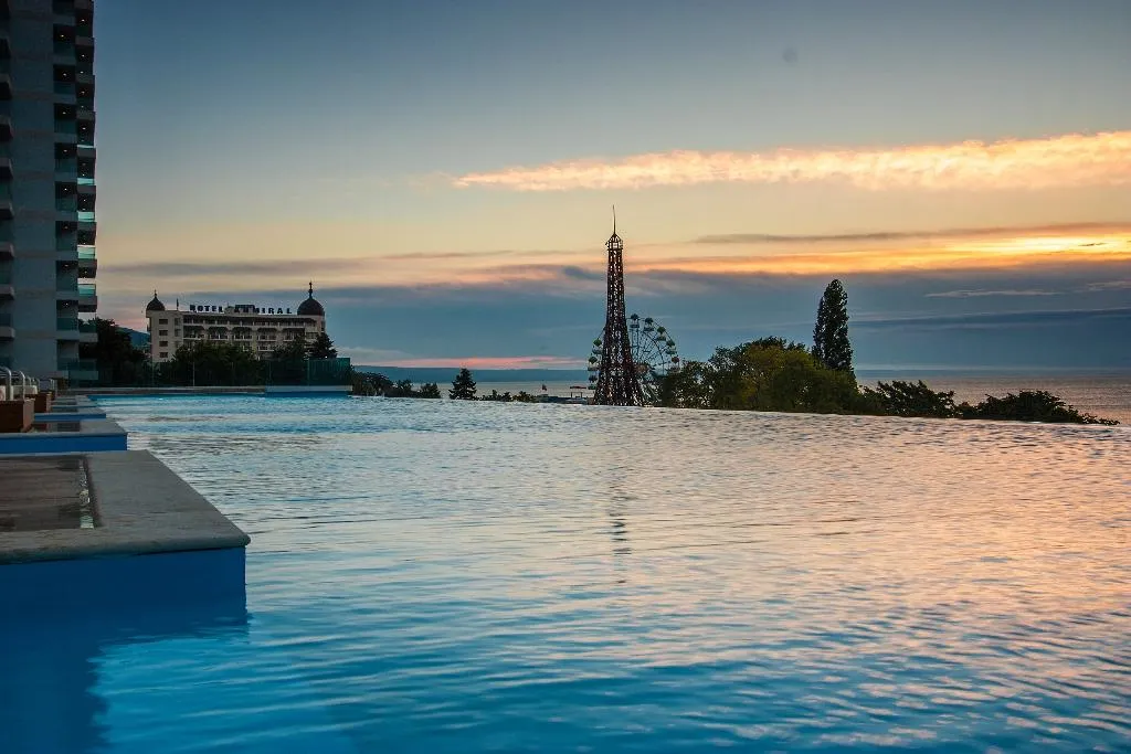 Pool, International Hotel Casino & Tower Suites, Varna