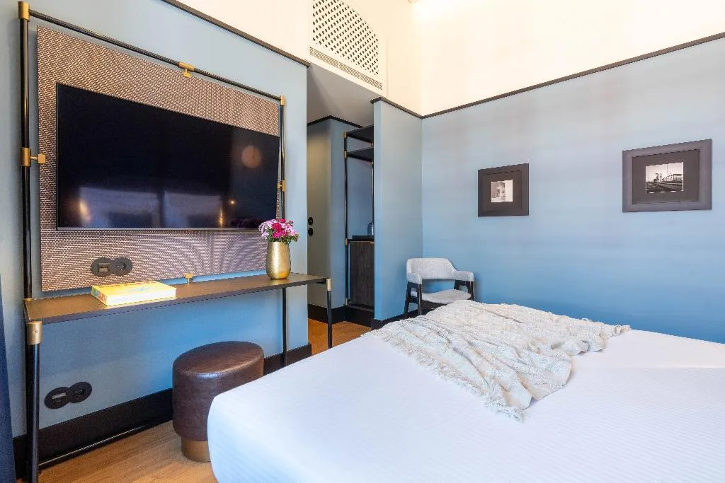 DOUBLE SUPERIOR Room, The Editory Riverside Santa Apolonia Hotel, Lisbon